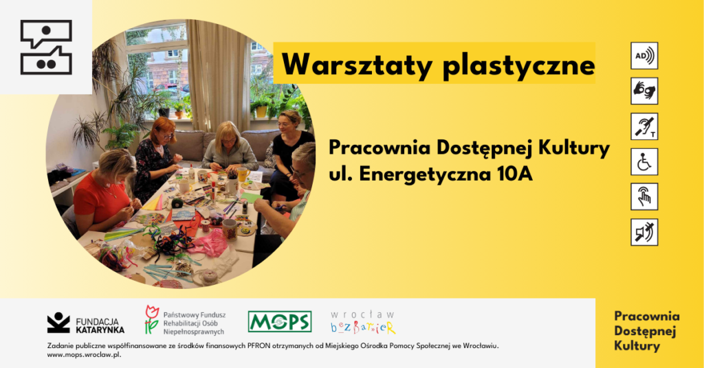 Kolorowa grafika. Po lewej zdjęcie z warsztatów Karoliny. Uczestnicy warsztatów pracują nad swoimi dziełami przy stoliku w Pracowni Dostępnej Kultury.