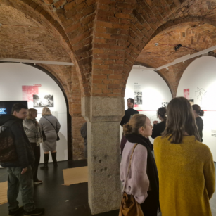 Fundacja Katarynka i wizyta w Krupa Art Gallery z Klubem Pacjenta. Spotkanie ze sztuką Wojciecha Fangora.