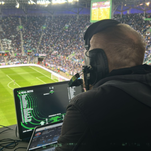 Audiodeskrypcja na stadionach. Fundacja Katarynka zapewnia dostępność dla wszystkich kibiców!